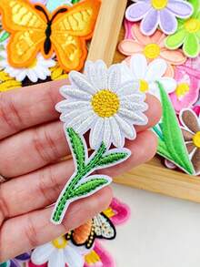 60pcs Random Floral, Butterfly, Bee Embroidered Patches, Clothing Ripped Hole Repair & Decor, Handmade DIY Accessories - Multicolor - View 5