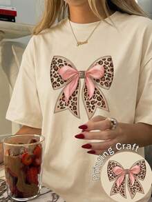 Nueva camiseta de manga corta con cuello redondo para mujeres, diseño primavera-verano, combina perfectamente un nudo de mariposa moderno y minimalista con estampados de letras en inglés, - Caqui - Ver 3