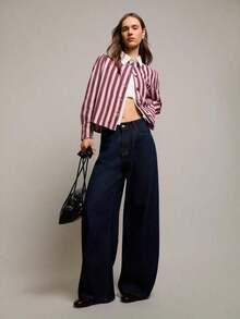 Blusa a rayas, con rayas verticales, cuello redondo, botones forrados en tela, hombros abultados, mangas largas con puños abotonados, look primavera-verano, ideal para cumpleaños o carnaval. - Morado - Ver 3