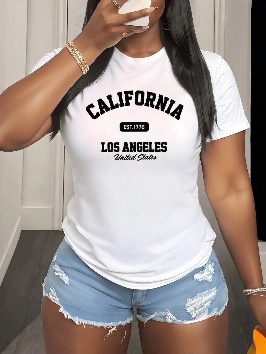 Text With Lettering That Evokes The Free Spirit Of California And Los Angeles, Conveying Modern Youthful Energy And An Urban Touch Inspired By History And Adventure. Comfortable Casual White T-Shirt For Everyday Wear And Travel. - 白色 - 查看 1
