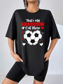 Heart Formed By A Soccer Ball Surrounded By Other Hearts Symbolizing Love And Pride For The Grandson Player. Women's T-Shirt, 100% Cotton, Comfortable, Ideal For Supporting At Matches And Showing Family Affection. - 黑色 - 查看 6