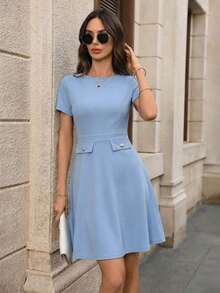Vestido mini elegante y chic de mujer con unicolor, decoración de botones y encaje en la cintura, para el verano - Celeste - Ver 6