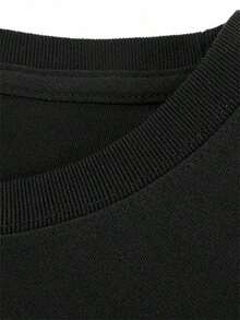 Nueva llegada 2026: Camiseta de manga corta de moda, diseño de nicho de verano, top holgado de talla grande. Camiseta 100% algodón puro, gruesa, en blanco y negro, con diseño gráfico y estampado de letras a la moda, estilo unisex de manga corta. Nueva colección para primavera, verano y otoño, transpirable y cómoda, estilo minimalista y versátil de ropa urbana, conjunto a juego para parejas. - Negro - Ver 3