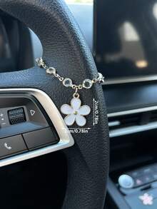 Lindo colgante de flor para auto, decoración de flor de cinco pétalos de metal, adorno colgante para espejo retrovisor, accesorio de estilo Ins para el interior del automóvil - A - Ver 3