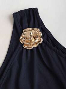 Conjunto de top de tirantes y minifalda plisada y con decoración de flores metálicas para mujer, ideal para el verano - Azul marino - Ver 6