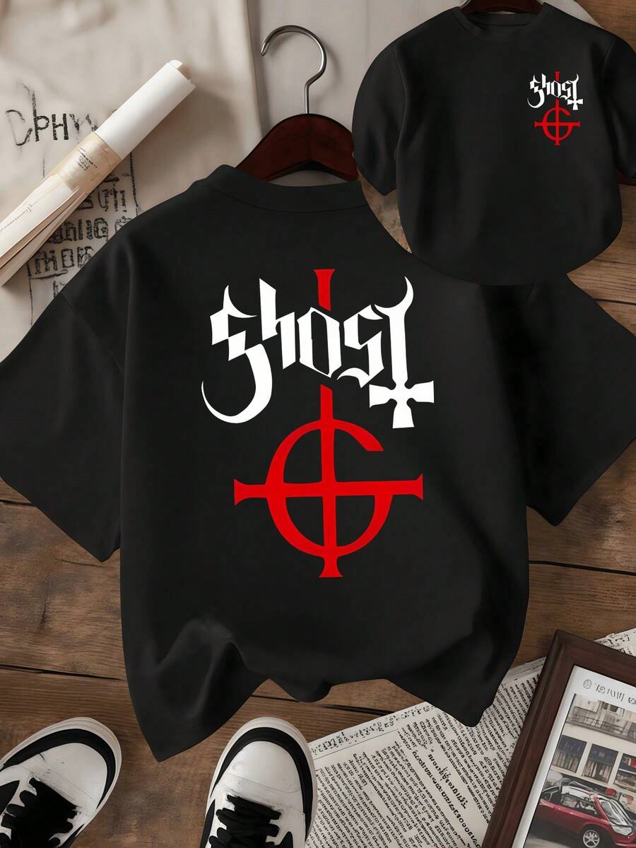 Símbolos llamativos en tono vibrante que evocan fuerza y misterio con letras artísticas entrelazadas sobre un fondo oscuro resaltando equilibrio y energía espiritual camiseta de mujer estampado doble moderno casual - Negro - Ver 1