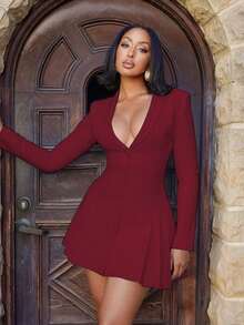 Elegant Short Dress With Blazer Collar And Deep V-Neck In A Solid Color - 酒紅色 - 查看 2