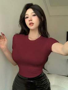 Camiseta de manga corta para mujer de ajuste ceñido, de cuello redondo y unicolor para el verano - Burdeos - Ver 4