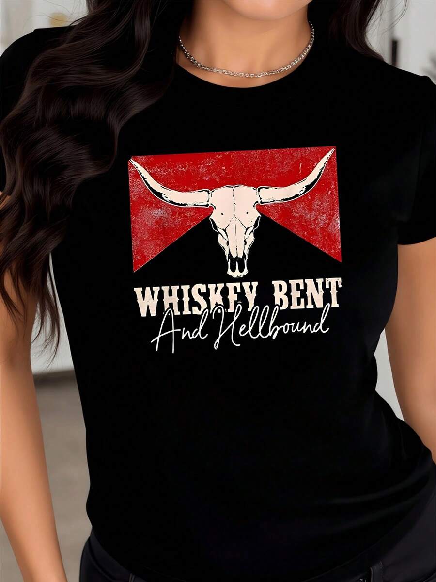 Bull Skull On Red Background Symbolizes Strength And Freedom Of The Adventurous Spirit Of The West, Reflecting Rebellious Energy And Connection With Nature. Modern Casual Women's T-Shirt Ideal For Everyday Wear - 黑色 - 查看 1