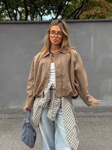 Chaqueta casual suelta de manga larga de ante sintético de un solo pecho para mujer, adecuada para usar en primavera. Chaqueta militar corta de mujer con botones de metal en los bolsillos, adecuada para usar en primavera y otoño. - Granada - Ver 4