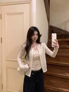 精緻優雅緹花蕾絲細肩帶背心與圓領透視紋理開襟衫套裝，度假新品 - 米杏套裝 - 查看 7