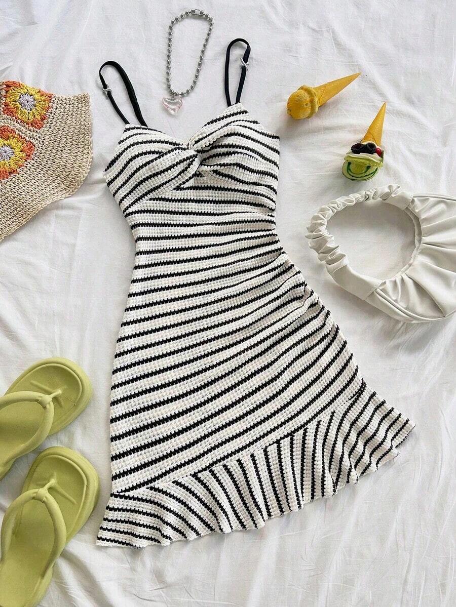 Vestido mini ajustado con cintura ceñida, bajo con volantes y giro asimétrico en el pecho, tejido en rojo, adecuado para vacaciones, citas, té de la tarde, vacaciones, festivales de música, estilo bohemio - Multicolor - Ver 1