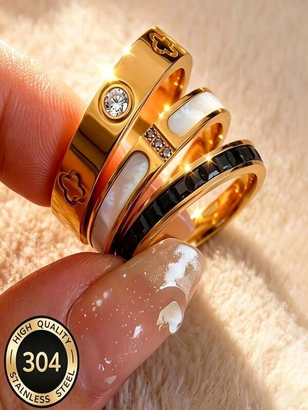 Camhanno Conjunto de 3 anéis elegantes em aço inoxidável polido, com design empilhável e estilo sofisticado e versátil, perfeito para o dia a dia, trabalho, encontros românticos e festas. Um presente ideal para mulheres e meninas em aniversários e ocasiões especiais.
