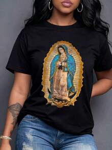 Sacred And Divine Image Of The Virgin Of Guadalupe With Her Blue Mantle And Golden Stars, Hands In Prayer Over The Crescent Moon And Celestial Rays Representing Faith And Eternal Hope. Women's T-Shirt 100% Cotton, Maija Curvy Woman. - 黑色 - 查看 7