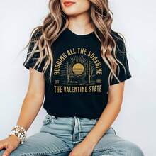 Robbing All The Sunshine, Arizona Shirt , Desert Vibes Tee, Tucson Shirt, Sunshine Shirt, R Desert Shirt, AZ Gift, Summer Vibes220g heavyweight 100% cotton T-shirt. Butterfly print. Unisex sizing. Round neck inspirational T-shirt. Cute and beautiful Y2K-inspired summer top, perfect for the outdoors, home, work, or street wear. Casual, loose-fitting everyday T-shirt. - Negro - Ver 1