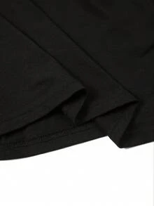 ¡Felices fiestas! Esta es una camiseta casual para mujer con frases religiosas impresas en ella. 100% material, diseño de manga corta y cuello redondo, que crea un ajuste holgado y cómodo, adecuado para cualquier temporada. El peso de la tela es de 6.35 oz. Para el verano. - Negro - Ver 5