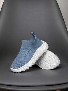 1 Pair Kids Knit Sneakers, Breathable Non-Slip Running Shoes, Convenient Slip-On, Fashionable Mesh Design For Students - Blue - View 5