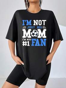 Camiseta de mujer con mensaje que expresa el orgullo y amor de una madre por su hijo futbolista mostrando que apoya su pasión por el deporte y celebra ser su mayor admiradora 100% algodón cómoda y perfecta para uso diario - Negro - Ver 1