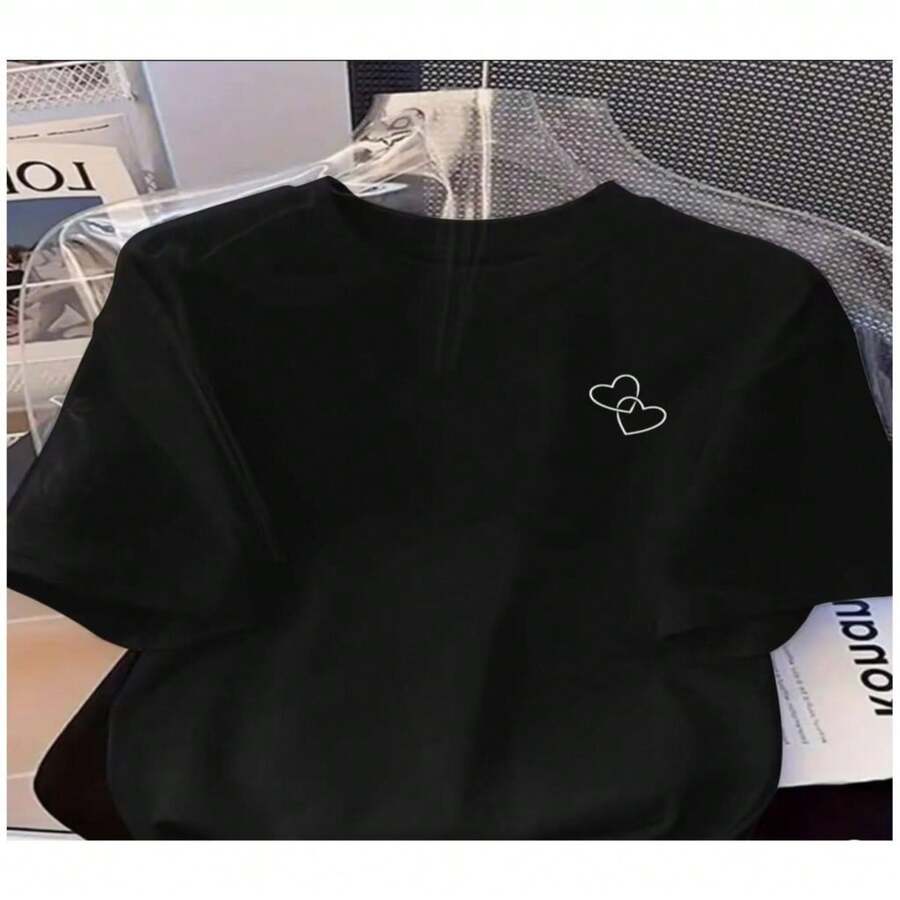 Modern Style T-Shirt, Short Sleeve T-Shirt With "Interlocking White Heart Outline" Print, Breathable Fabric, Ideal Gift For Friends, Perfect T-Shirt For Sports, Gym And Outdoor Activities. - 黑色 - 查看 1