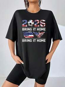 Gráfico con un balón de fútbol rodeado por la bandera de Estados Unidos y un águila patriótica que simboliza fuerza, unión y orgullo nacional hacia el año 2026 camiseta de mujer 100% algodón cómoda y perfecta para eventos deportivos y fanáticas del fútbol - Negro - Ver 6