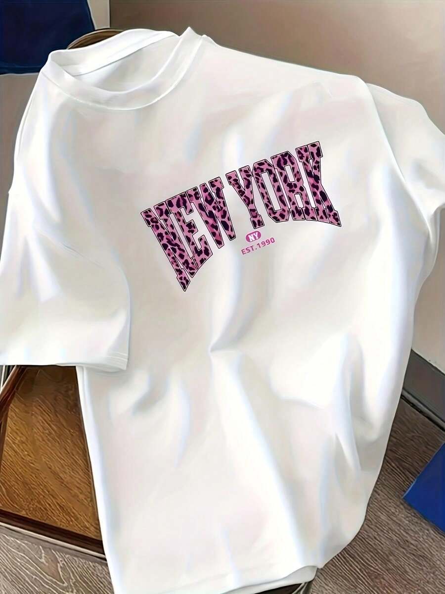 Casual T-Shirt. Women's Plus Size Short-Sleeve Summer T-Shirt With A Round Neck, Breathable And Printed. This Casual Women's Short-Sleeve T-Shirt With A Round Neck And Letter Print Is Suitable For All Seasons. It's Simple, Perfect For Holiday Gifts, Everyday Wear, And Ideal For Cool Summer Days. 100% Cotton. Durable. - 白色的 - 查看 1