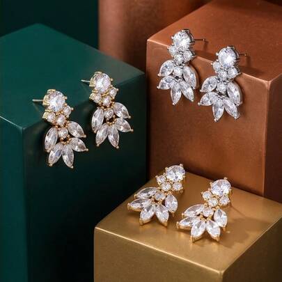 1 đôi bông tai cô dâu sang trọng hình lá đính đá Cubic Zirconia, đế đồng, kiểu gọng móng vuốt, đính đá CZ cấp AAA, bông tai lấp lánh thanh lịch, cá tính, phù hợp cho phụ nữ, cô dâu, phù dâu, thích hợp cho đám cưới, tiệc tùng, dạ hội, ngày Valentine, Giáng sinh và đeo hàng ngày.