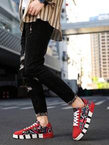 Men's Niche Contrast Color Random Geometric Print Patchwork Lace-Up Low-Top Sneakers, Personalized Letter Graphic Outdoor Flat Casual Sports Shoes For Teenagers - Black and Red - View 11