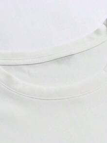 Camiseta de diseño minimalista con estampado de corazón, manga corta, cuello redondo, estilo casual, a la moda para todas las estaciones, transpirable y cómoda para mujeres, hecha de tela 100% pura, elegante para ropa femenina, lavable a máquina, adecuada para botas. - Negro - Ver 8