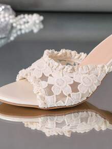 Zapatillas de tacón de aguja con punta cuadrada de encaje blanco, zapatos mule de punta abierta con bordado floral de malla y borde con volantes, sandalias elegantes versátiles para uso diario, citas, vacaciones, estilo de exportación - Blanco - Ver 11
