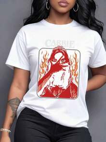A Tribute To Carrie With A Crowned Figure Bathed In Red, A Hand Covering Her Face, An Intense Gaze, And Burning Flames In The Background. A Timeless Classic. Women's T-Shirt, 100% Cotton, Maija Women's Curvy. - 白色 - 查看 1