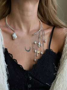 This Stylish Baroque-Style Faux Pearl Beaded Tassel Pendant Half-Circle Choker Is Perfect For Everyday Wear, Makes An Anniversary Gift, Or For Parties And Dances. - Silver - View 3
