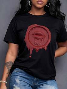 Red Wax Seal With Lips Symbolizing The Passion And Sincerity Of Love Melted In An Eternal Kiss. Women's T-Shirt, 100% Soft Cotton, Comfortable, Casual Cut, Perfect For Expressing Authentic Emotions And Elegant Confidence, Maija Curvy Women. - 黑色 - 查看 7