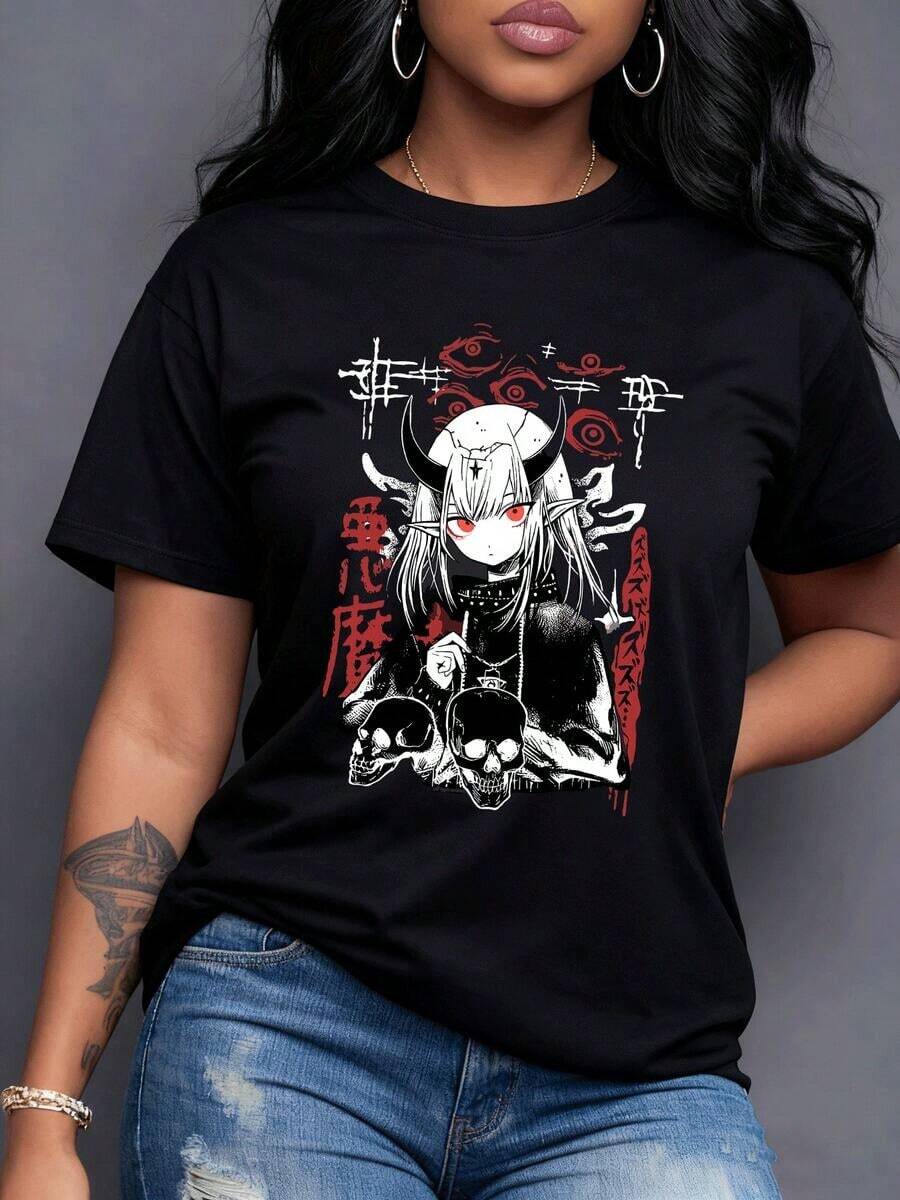 Enigmática figura oni con ojos escarlata cuernos curvos y cabello albino porta atuendo alternativo y cráneos simbolizando misticismo poder y un espíritu rebelde perfecto para quien busca una expresión audaz Camiseta de mujer 100% algodón,maija mujer curvy. - Negro - Ver 1