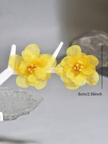 1 Pasang Anting Pendek Wanita Elegan Motif Bunga dari Kain, Cocok untuk Pemakaian Sehari-hari (Warna Manik-manik Acak) - Kuning - E1563 - View 4