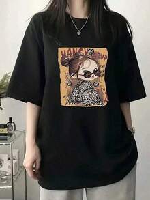 Under The Radar Women's Anime Print T-Shirt - Soft, Stretchy, And Non-Fraying Fabric With A Cute Japanese Cartoon Print Featuring Hearts And Anime Characters. Crew Neck, Short Sleeves, Casual Wear, Perfect Cosplay Gift For Anime Fans. Machine Washable And Comfortable For All Seasons. Unisex Cotton Loose-Fitting Short-Sleeve Crew Neck T-Shirt With A Vintage Urban Style. - 黑色 - 查看 1