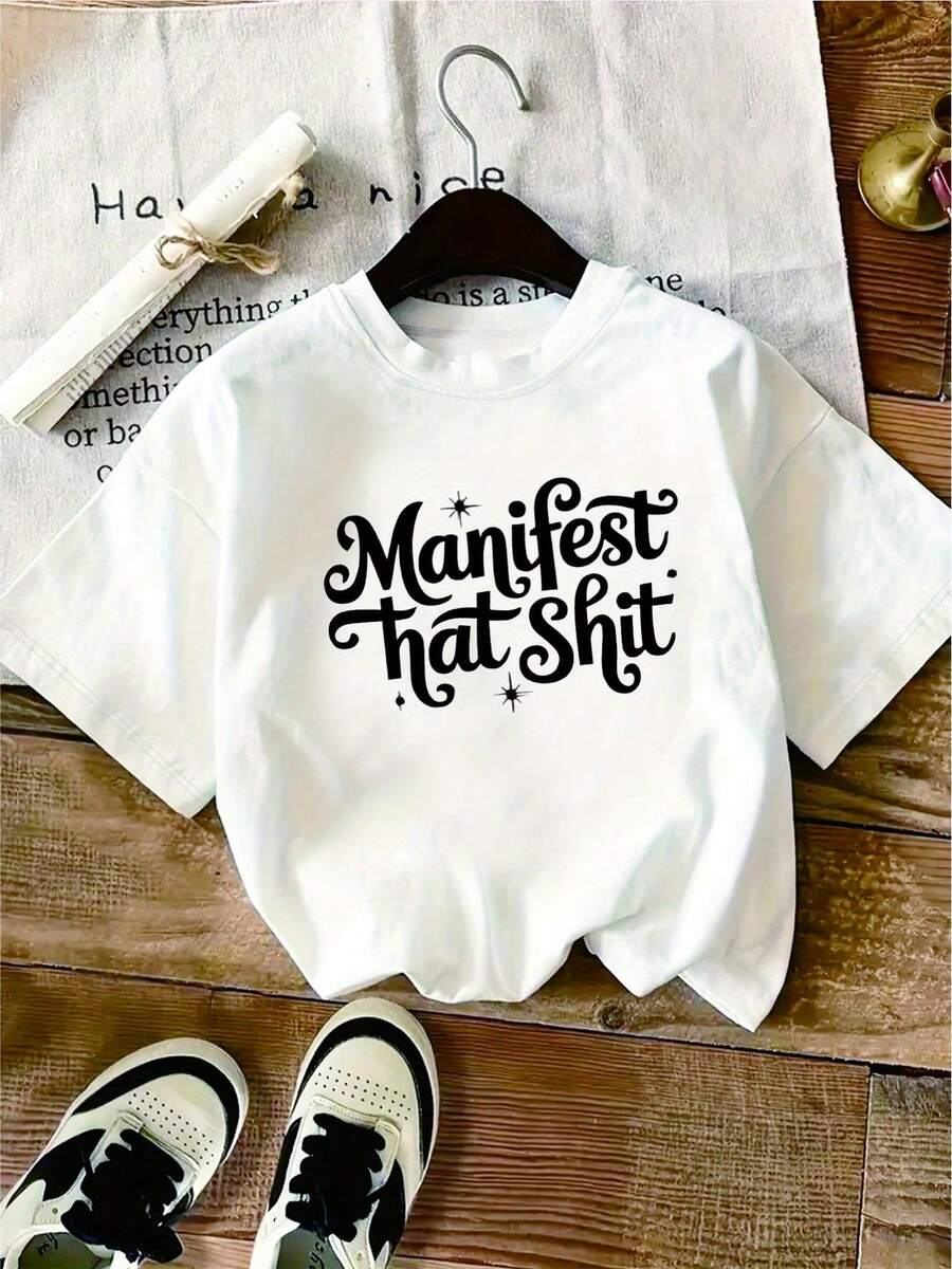 1 Piece Short Sleeve T-Shirt With Bold Letter Print "Manifest That" - White With Black Graphic, Comfortable And Casual Fit, Machine Washable, Versatile Casual Outfit For Women And Teens, Perfect Gift For Birthdays And Holidays, Teen Clothing, Soft Fabric, Y2k T-Shirt. - 黑色 - 查看 1