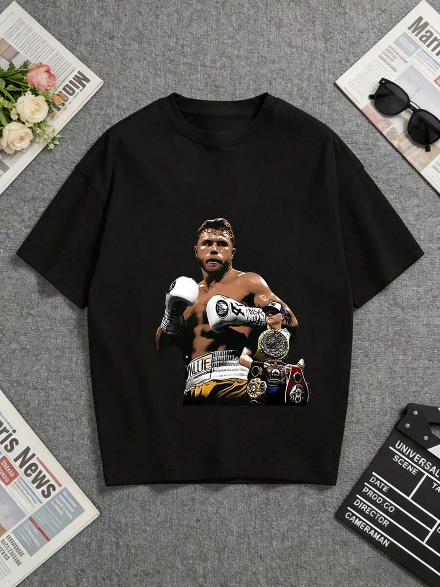 Camiseta negra, adornada con un llamativo gráfico de un campeón de boxeo, es una opción ideal para los entusiastas del deporte que buscan ropa cómoda, elegante y casual.,Camisetas Casuales para Mujer: Una colección que incluye camisetas casuales, tops y camisetas ideales para el uso diario.Confeccionadas con tejidos ligeros y transpirables, estas prendas presentan una estética de inspiración vintage, lo que las convierte en una excelente opción tanto para la vida universitaria como para conjuntos cotidianos.Los diseños son encantadores y bonitos, con un corte cómodo y favorecedor.Gracias a su estilo clásico, tejidos suaves al tacto y sensación agradable para la piel, estas prendas poseen un distintivo aire de inspiración mexicana. - Negro - Ver 1