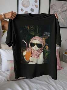 1 Pieza Moda Informal Para Hombres Y Camiseta de Mujer de mujer talla grande con estampado antiguo que dados Simplemente a Relajado Chica" camiseta con estampado de gato y meteoro camiseta casual unisexo con estampado de emoticono divertido, camiseta de estilo minimalista de fiesta de cumpleaños, playa o campo, de manga corta y cuello redondo, estilo tropical estadounidense. Versátil, fácil de combinar, para uso diario, estilo urbano, conjuntos para vacaciones, conjuntos para fines de semana. - Negro - Ver 7