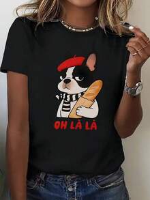 Talla Grande - Talla Grande - Una camiseta de mujer con un dibujo de un bulldog francés con una boina roja y una bufanda a rayas blancas y negras, sosteniendo una baguette, con el texto 'OH Là Là' impreso debajo en letras grandes y un diseño de cuello redondo. - Negro - Ver 6