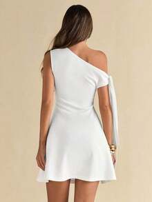 de línea A elegante con volante y ajuste ceñido con lazo en el hombro asimétrico para mujer, color negro - Blanco - Ver 2
