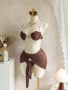 Conjunto de 3 piezas de vacaciones: Top con copas de concha, tirantes anchos y tela brillante; Pantalones de cintura alta con decoración de concha y metal; Bikini con falda cruzada - Multicolor - Ver 4