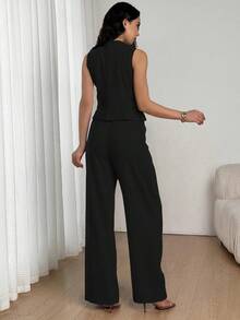 A Vest And Wide-Leg Trouser Set With Oriental-Style Closures, This Elegant Design Defines The Silhouette And Flatters All Figures. The Textured Fabric Offers Both Elegance And Comfort; It's Durable And Drapes Beautifully. Ideal For Office Looks, Casual Outings, Or Special Events, It Pairs Well With Any Accessory And Suits Any Occasion. A Versatile And Sophisticated Piece That's A Must-Have In Your Wardrobe. - 黑色 - 查看 3