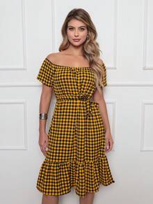 Duna Plus Size Midi Dress, Off-The-Shoulder, With Shiny Checkered Print And Ruffle. - 芥末黃 - 查看 1
