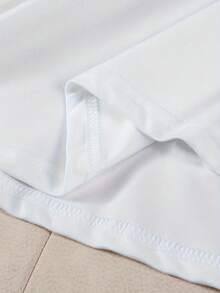 Camiseta blanca de manga corta con estampado de labios rojo brillante, sencilla pero con un encanto sexy estilo Y2k. - Blanco - Ver 5