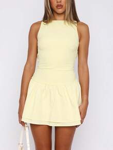 Women Boat Neck Ruffle Hem Layered Mini Dress Solid Slim Fit Sleeveless Backless Tiered A-Line Short Dress - 黃色 - 查看 3