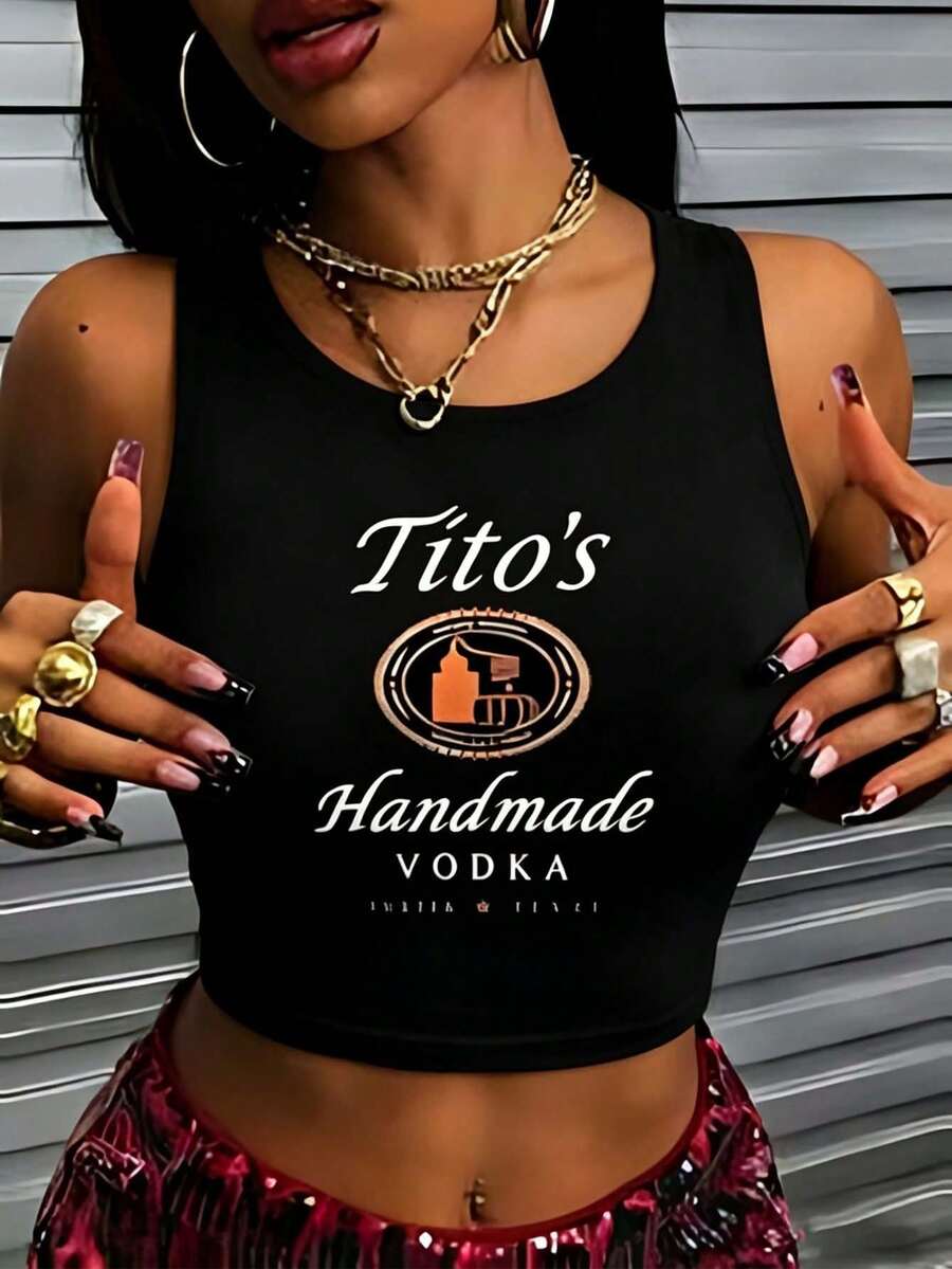 Women's "Tito's Handmade Vodka Austin Texas" Print Cropped Tank Top, Sleeveless Round Neck Fitted Crop Top, Alcohol Drink Graphic Tank, Black Slim Fit Casual Streetwear Tank, Retro Liquor Brand Statement Tank, Summer Party Festival Crop Top - màu đen - Xem 1