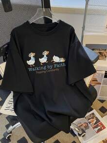 Camiseta de manga corta para mujer, moda casual de verano con estampado "letras y pato" para actividades al aire libre, camisa holgada y cómoda para mujer. - Negro - Ver 2