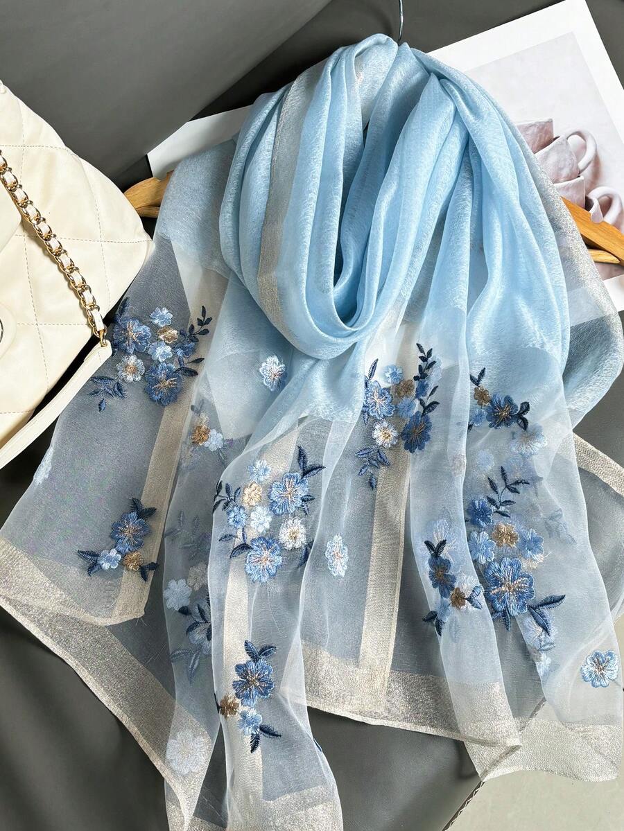 女款淺藍色花卉刺繡披肩,附金邊飾,夏季旅行防曬頭巾,百搭日常圍巾,可搭配旗袍與晚禮服 - 淺藍色 - 查看 1