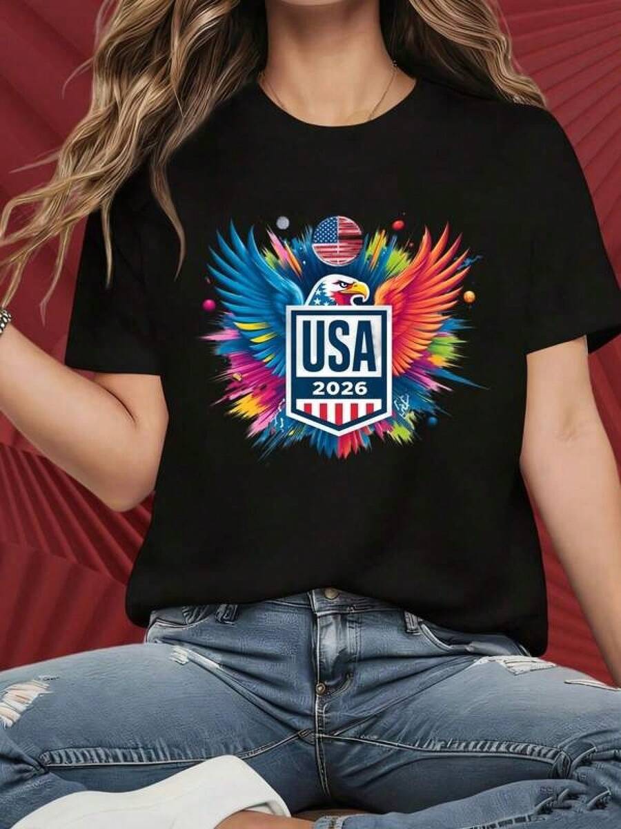 Las camisetas más vendidas de 2026 para mujer con cuello redondo y mangas cortas tienen interesantes estampados. Camiseta de la Copa Mundial de Fútbol de Estados Unidos 2026 con diseño de águila y bandera estadounidense, gráfico de alas coloridas, camiseta unisex para hombres y mujeres, top de moda adecuado para fiestas de Navidad, actividades deportivas, fiestas de vacaciones, salidas, deportes y otros regalos navideños (220g). ,Camisetas gráficas del Mundial 2026,blusas para mujer,La elección perfecta para tus atuendos de San Valentín,afiliado ,camiseta masculina con gráfico divertido,Camisetas de K-Pop para hombre,blusas de niña,playeras niño,Camisetas de dibujos animados/anime - Negro - Ver 1