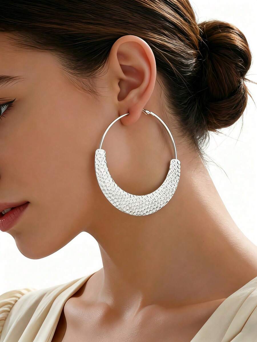 1 Pair Women's New Creative Minimalist Geometric Hammered Texture Hoop Earrings, Elegant Fashion Everyday Wear & Party Accessory - Silver - View 1